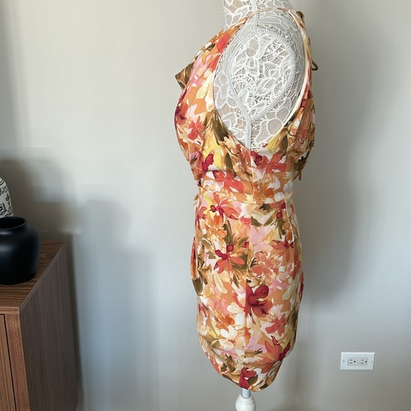 SIGNIFICANT OTHER -NWT- Chiara Floral Print Tie Back Minidress - Picture 8 of 14